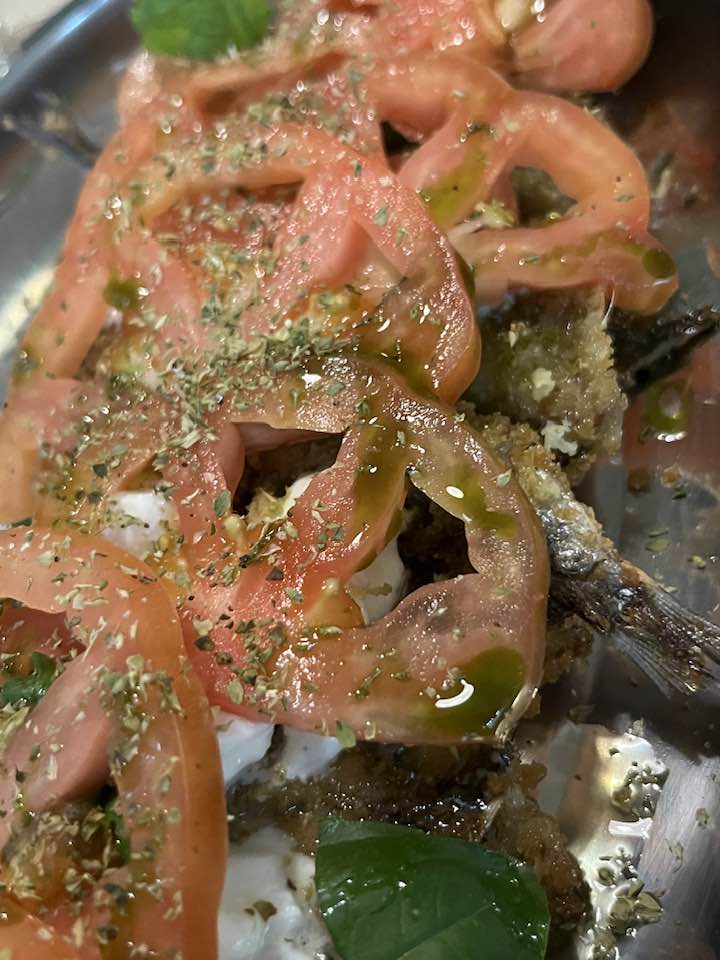 alici stracciata e pomodori