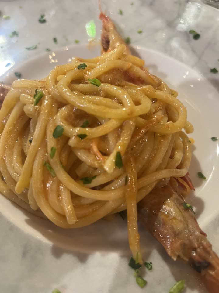 spaghettone gamberi viola