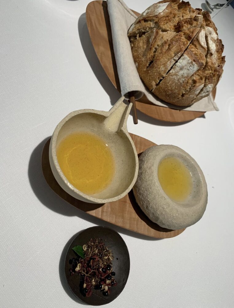 Le Clos des Senses, pane, olio di Ginevra, pepe fresco