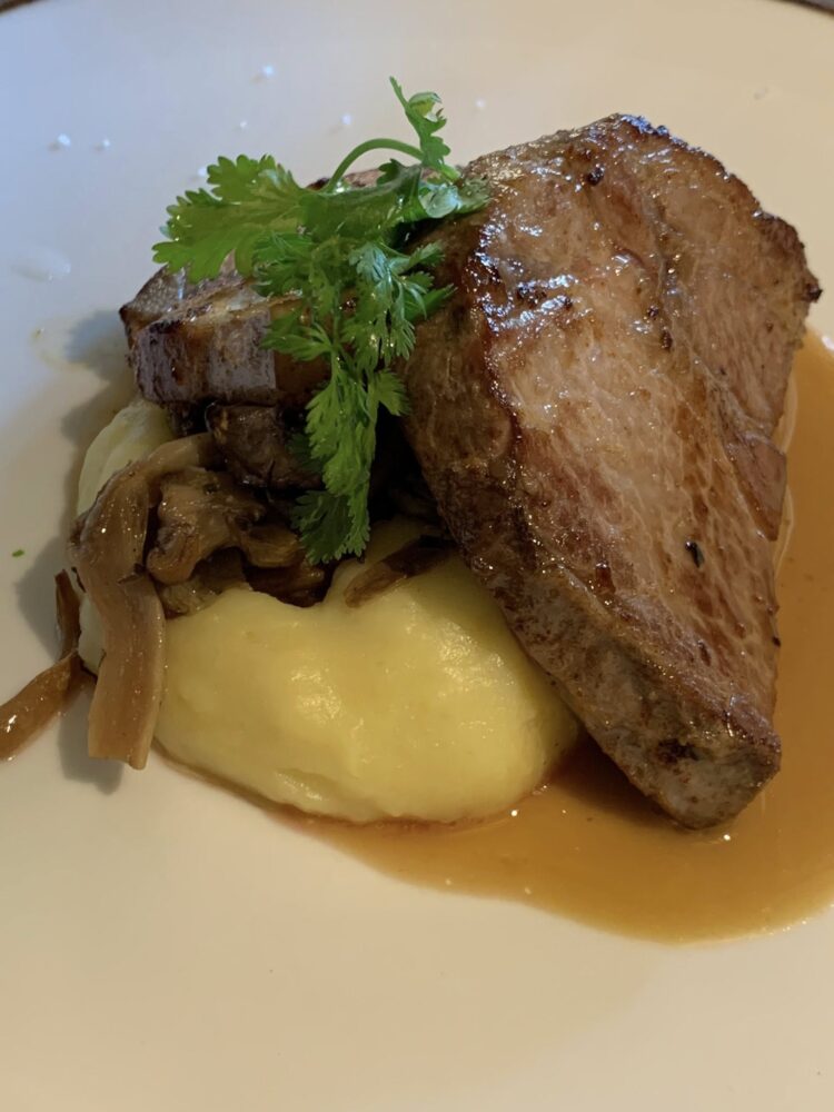 La ferme de Victorine, lonza di maiale con pure ai funghi