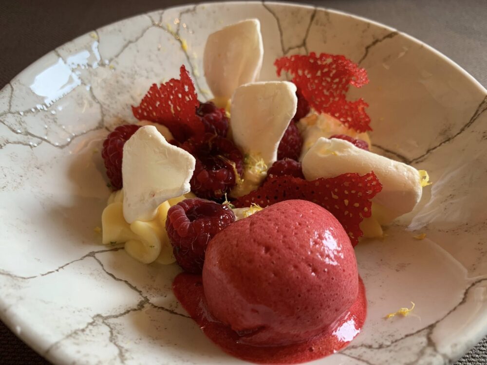 La ferme de Victorine, meringhe, fragole e frutti rossi