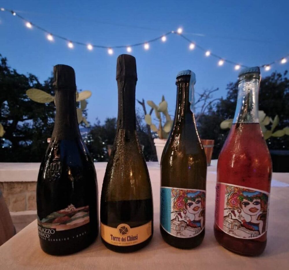 Da dx Lavinum Zizzinella Metodo Ancestrale da Primitivo e Falanghina. Torre dei Chiusi Falanghina Extra Dry, Milazzo Classico da Inzolia e Chardonnay