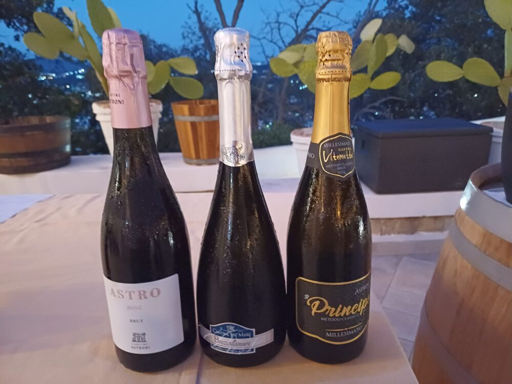 Da sx Astro Rosè, Brezza Flegrea, Vitematta Asprinio di Aversa Metodo Classico