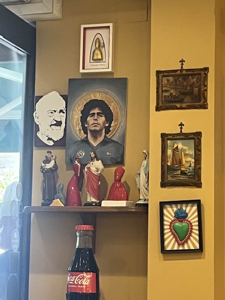 Trattoria Mastu Giacomo - icone napoletane