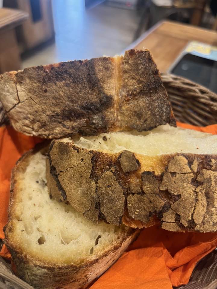 Trattoria Mastu Giacomo - il pane vesuviano