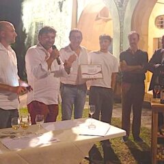 Festival della Dieta Mediterranea a Pioppi - Premiazione di contrada Zonzo col vino Prospero