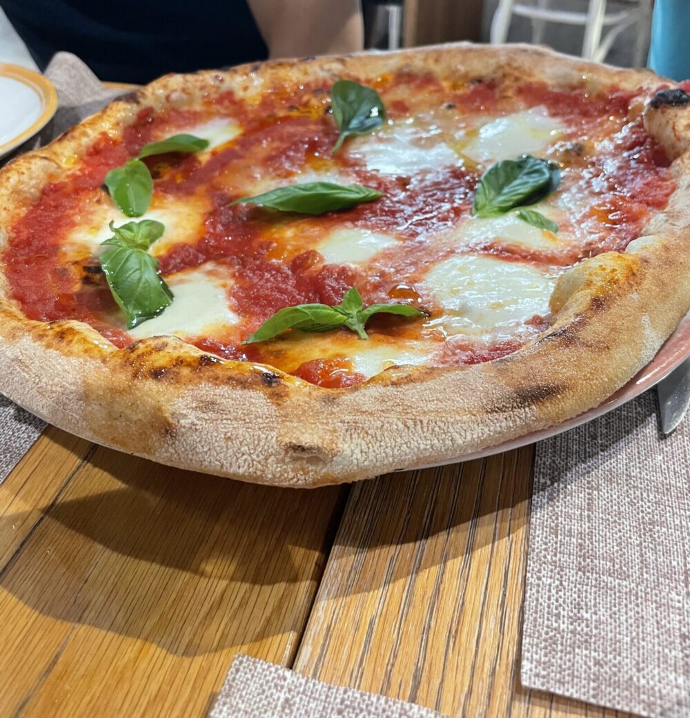 Pizza Margherita Eataly