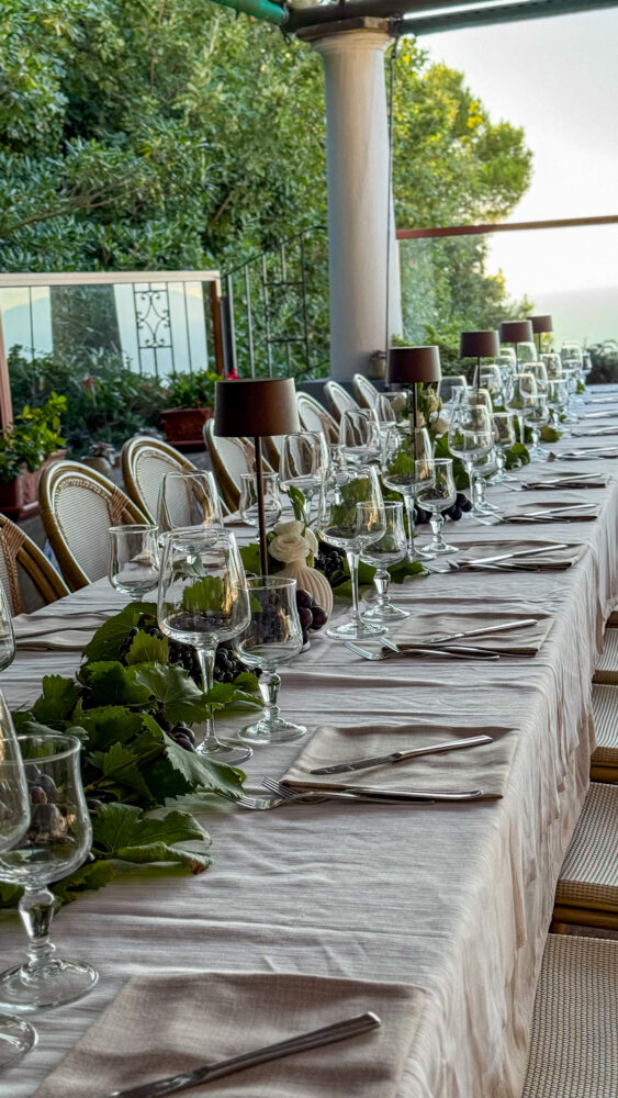 Sapling, la tavola vista mare