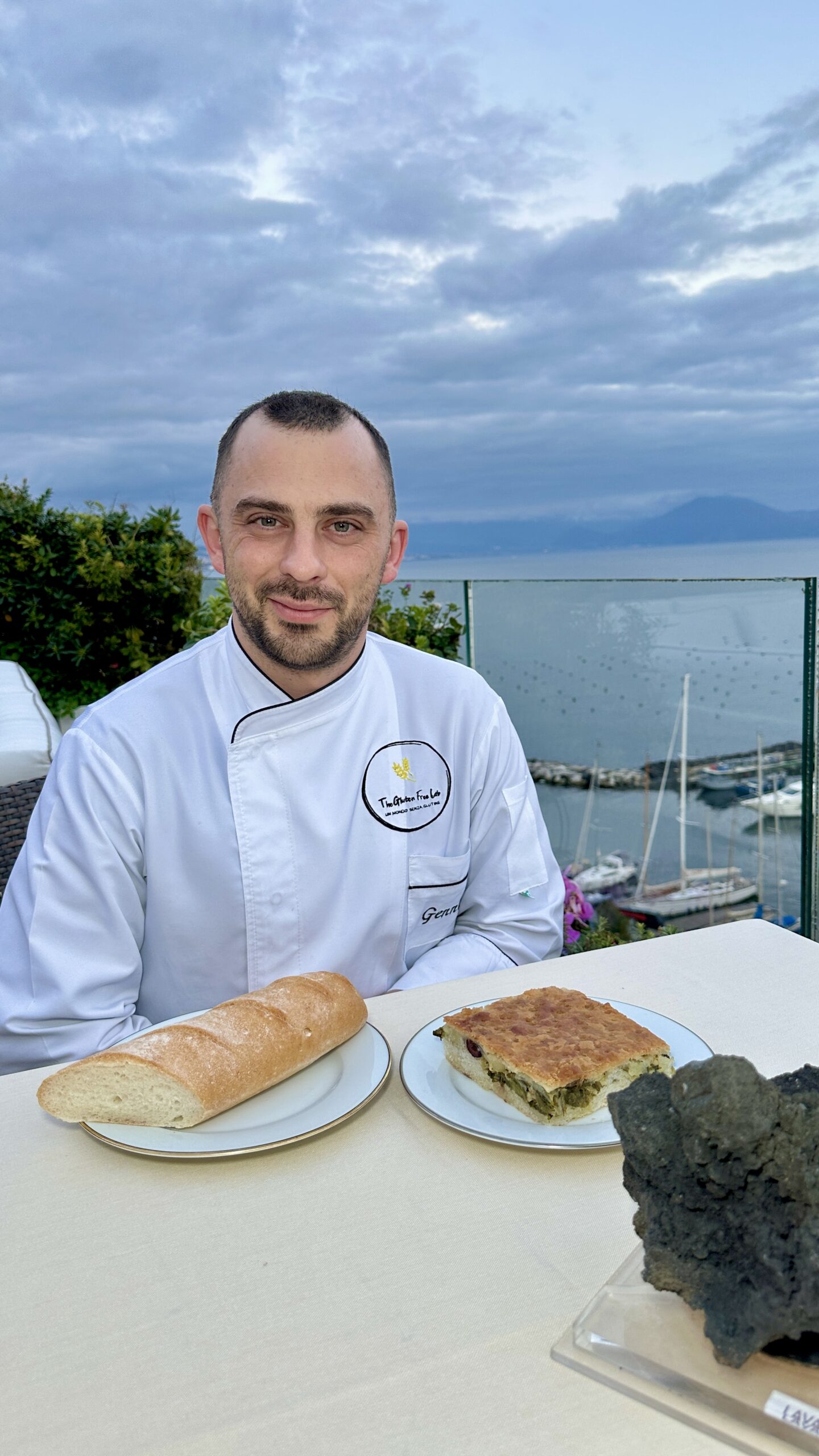 Gennaro Ambrosio con la sua preparazione Baguette e pizza di scarole napoletana