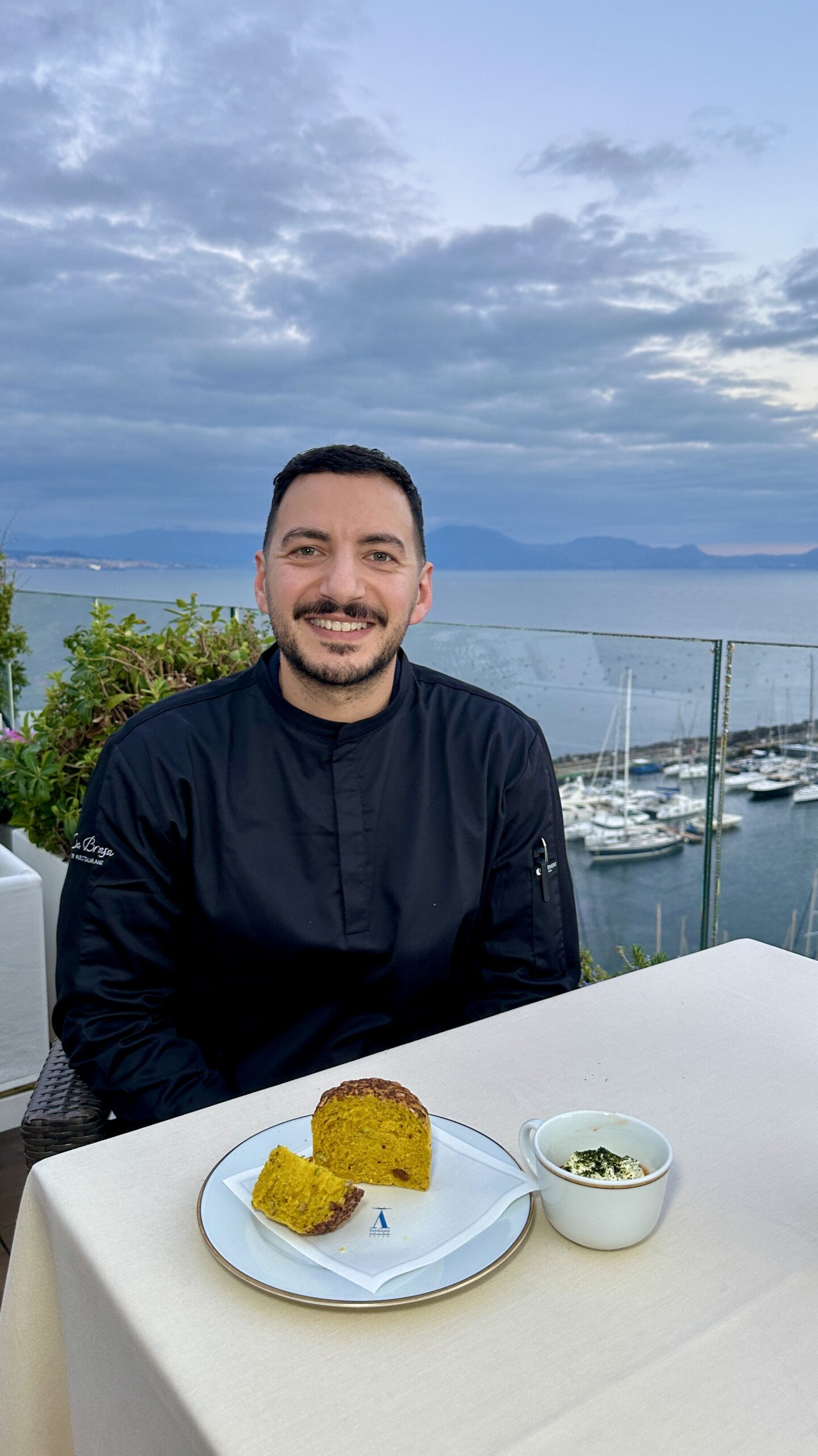 Giovanni De Rosa con la sua preparazione "Come un panettone"