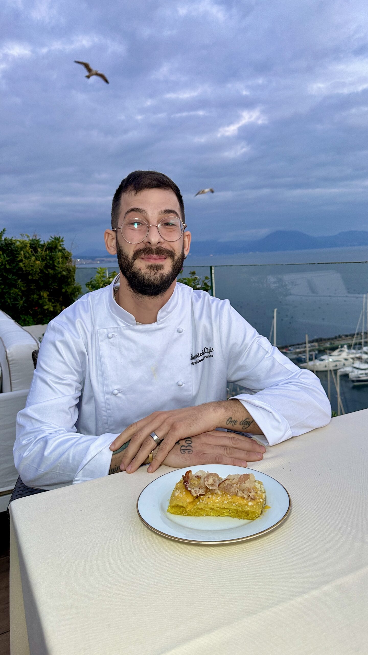 Raimondo Trova con la sua preparazione Carbonara al sole