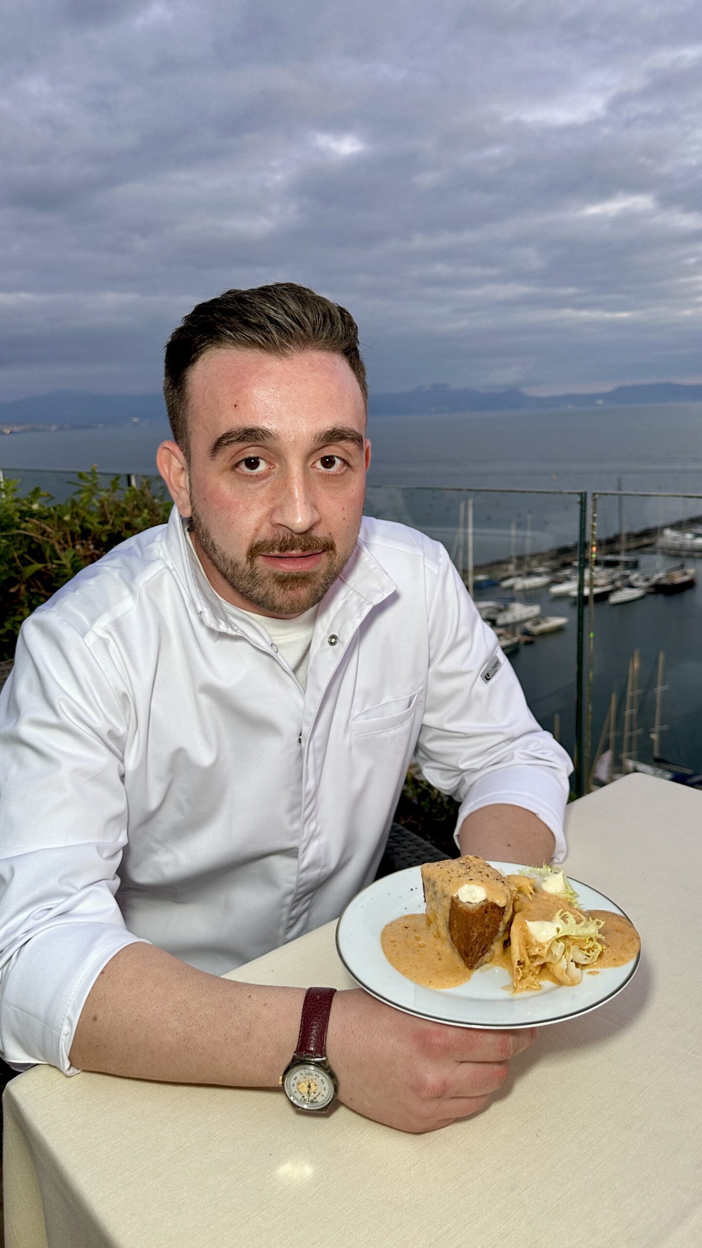 Martino Ruotolo con la sua preparazione Ciabatta "Scarole e fagioli"