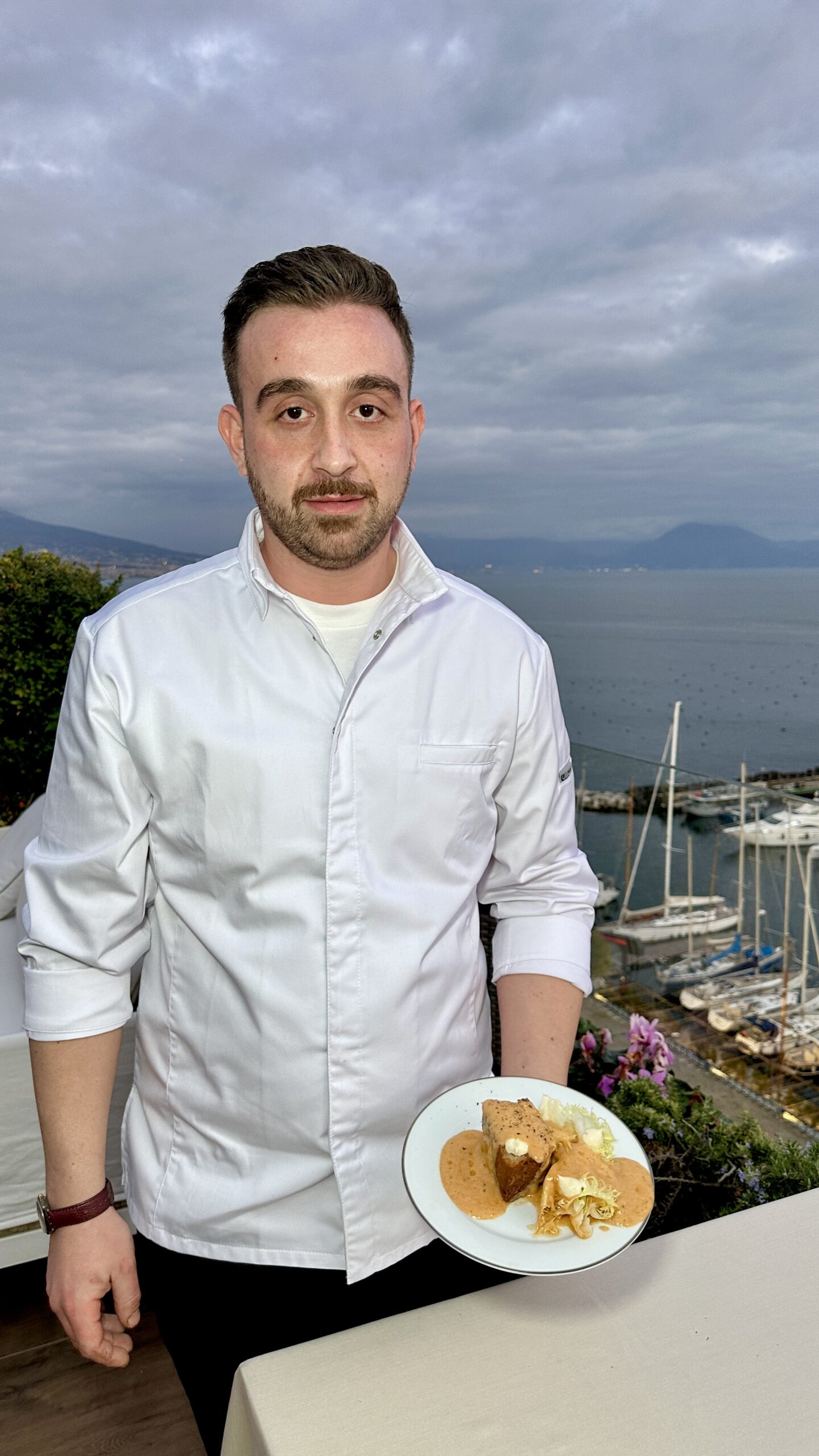 Martino Ruotolo con la sua preparazione Ciabatta "Scarole e fagioli"
