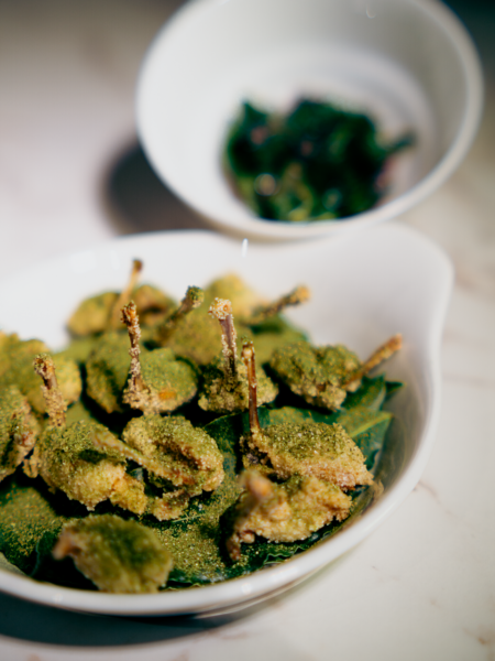 Cosce di rana fritte con insalata di torrente - Andrei Octavian Beta