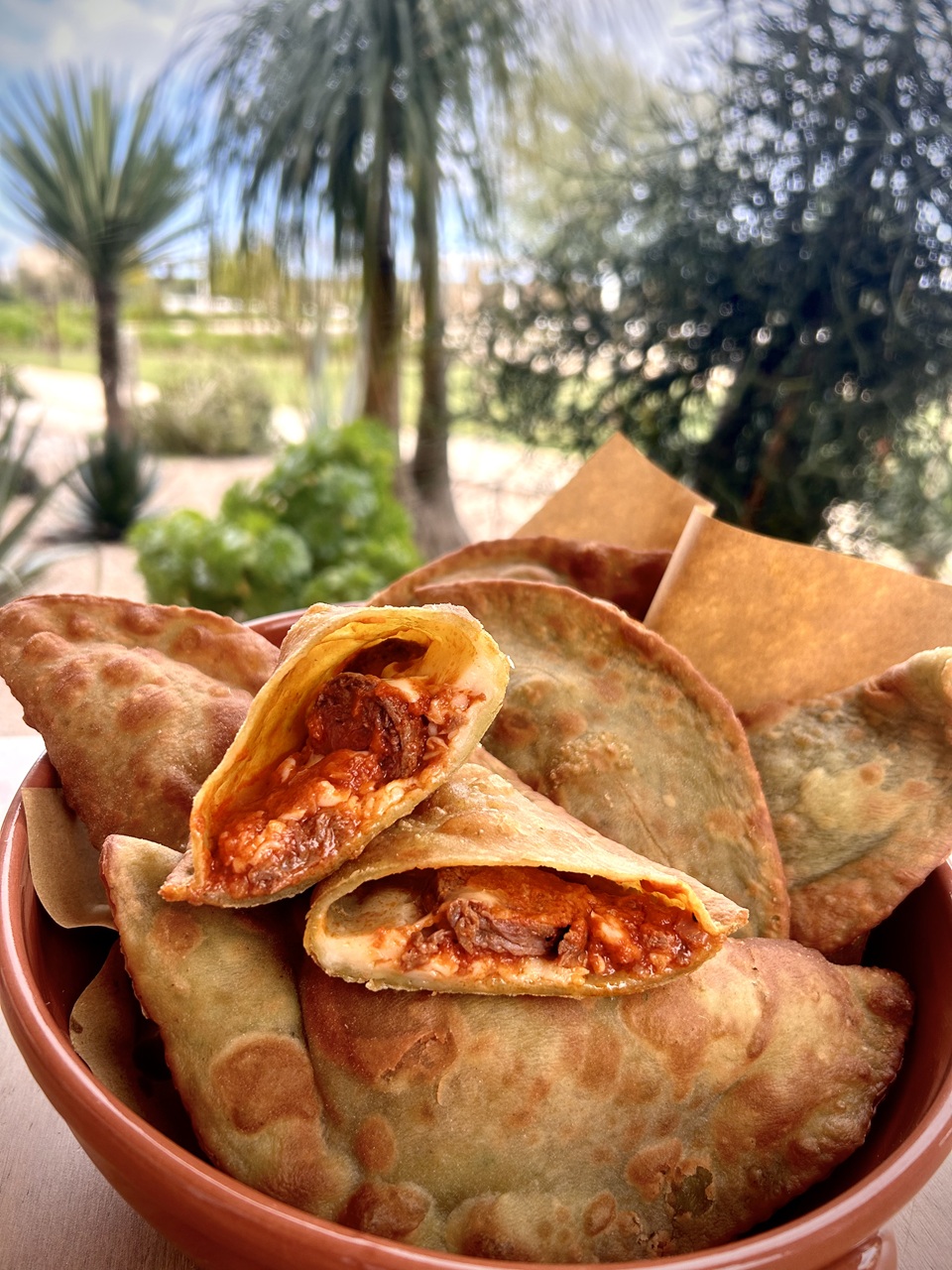 "Tra rrape e braciole: 'na scelta de core!" - di Simone Centonze