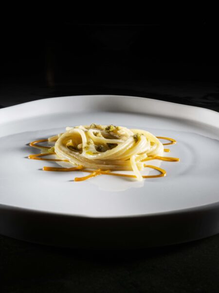 “RIFLESSIONE” - Spaghetti alla chitarra di Gragnano cotti in acqua di Fiore Sardo, composta di nespole e tapenade di olive, capperi e acciughe - Federico Zappalà