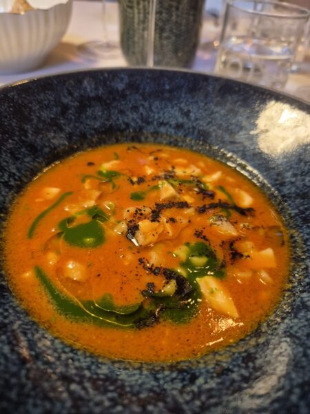 Tubetti in zuppa di rana pescatrice